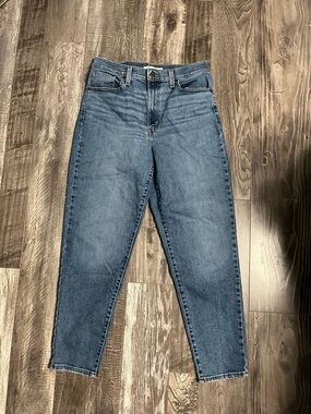 Levi’s high waisted mom jeans